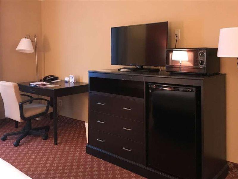 Clarion Hotel & Conference Center Томс-Ривер Экстерьер фото