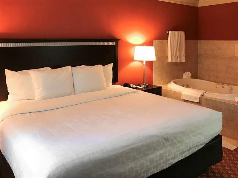 Clarion Hotel & Conference Center Томс-Ривер Экстерьер фото