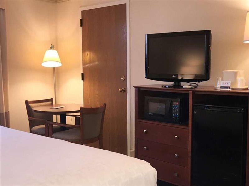 Clarion Hotel & Conference Center Томс-Ривер Экстерьер фото