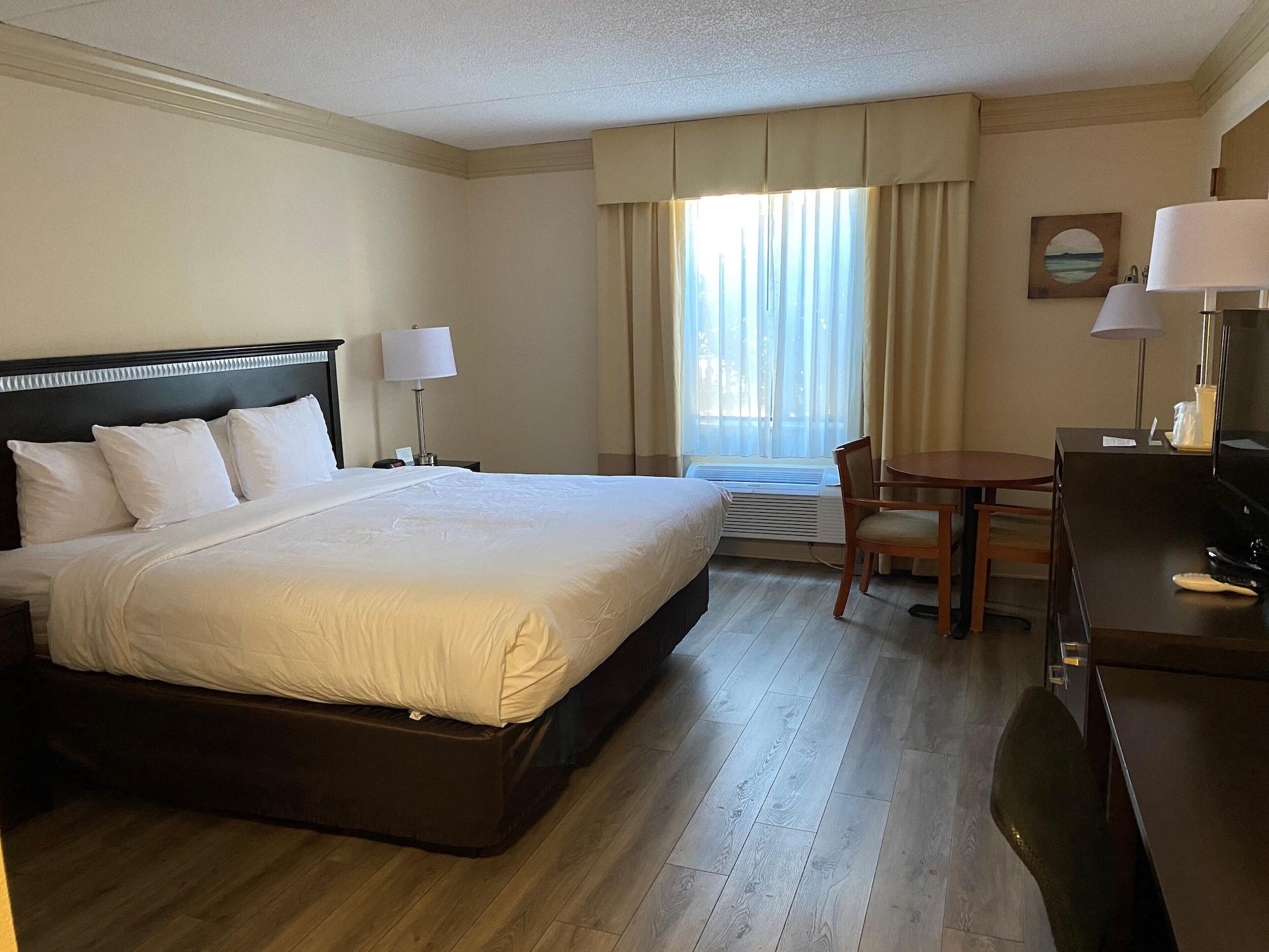 Clarion Hotel & Conference Center Томс-Ривер Экстерьер фото