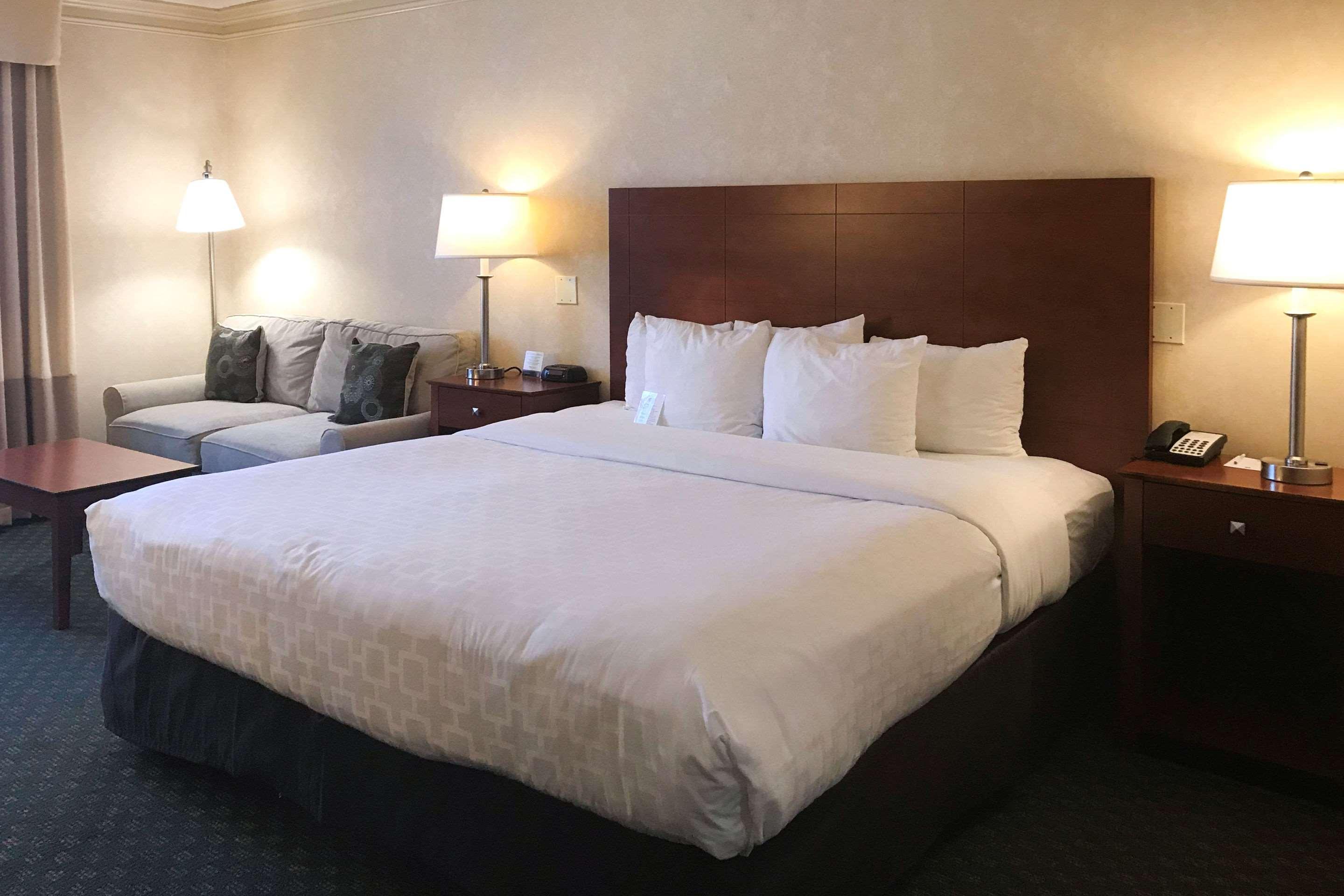 Clarion Hotel & Conference Center Томс-Ривер Экстерьер фото