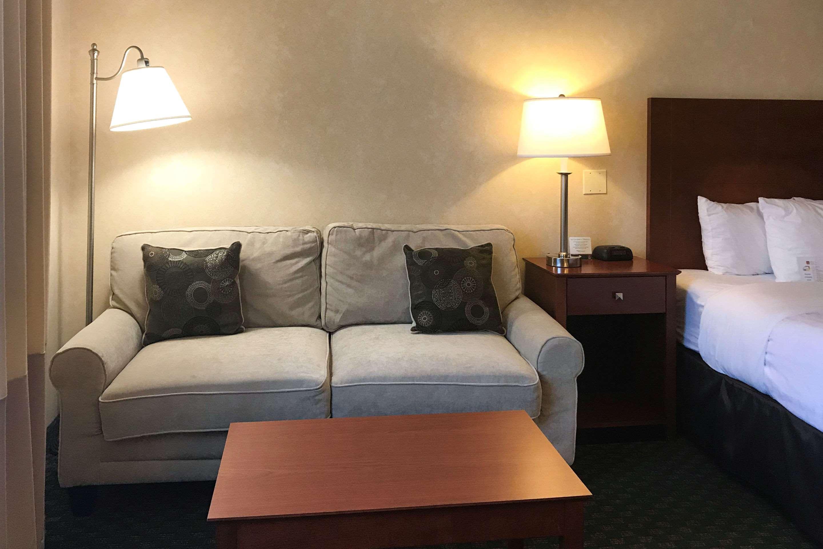 Clarion Hotel & Conference Center Томс-Ривер Экстерьер фото