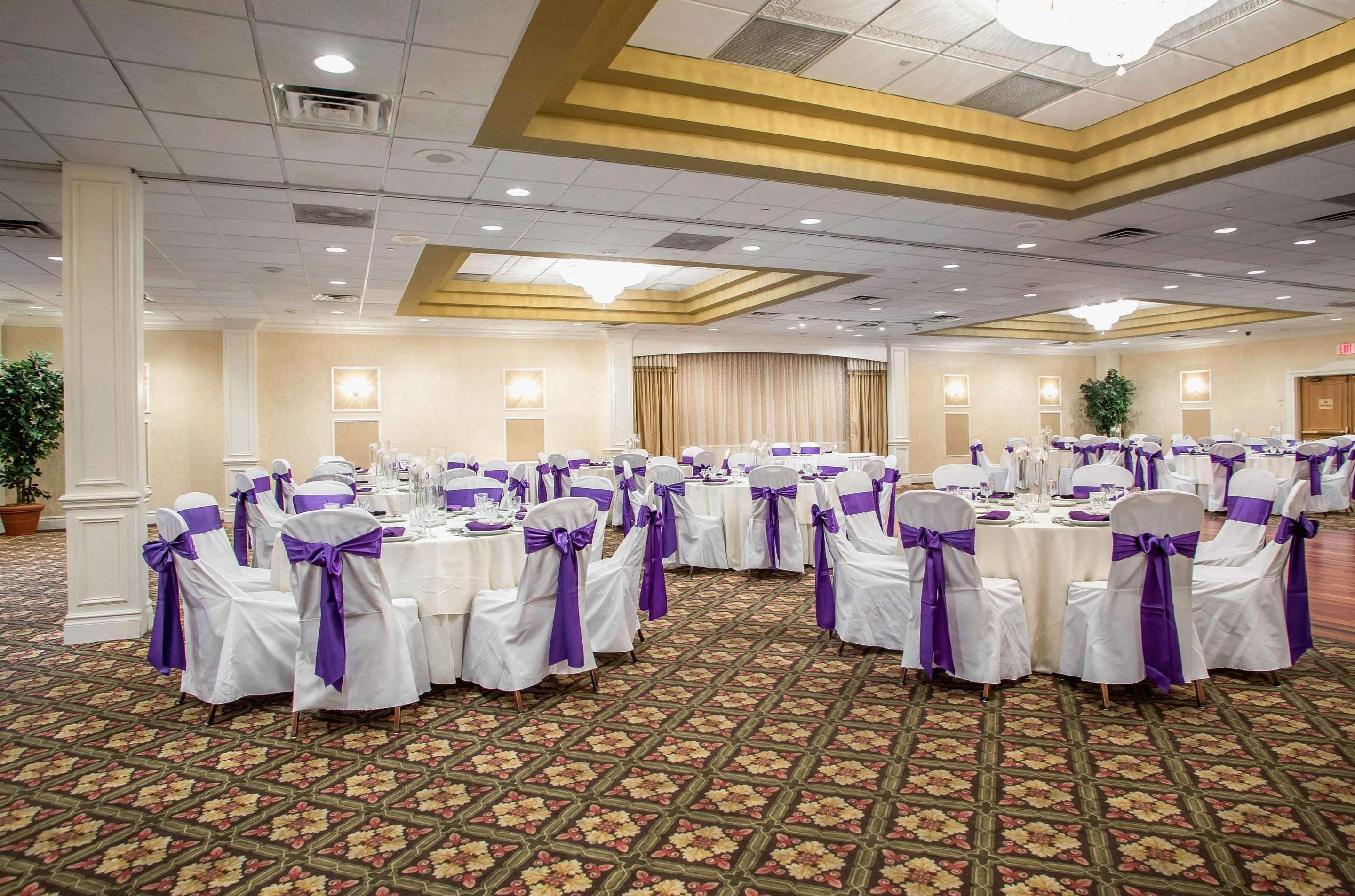 Clarion Hotel & Conference Center Томс-Ривер Экстерьер фото