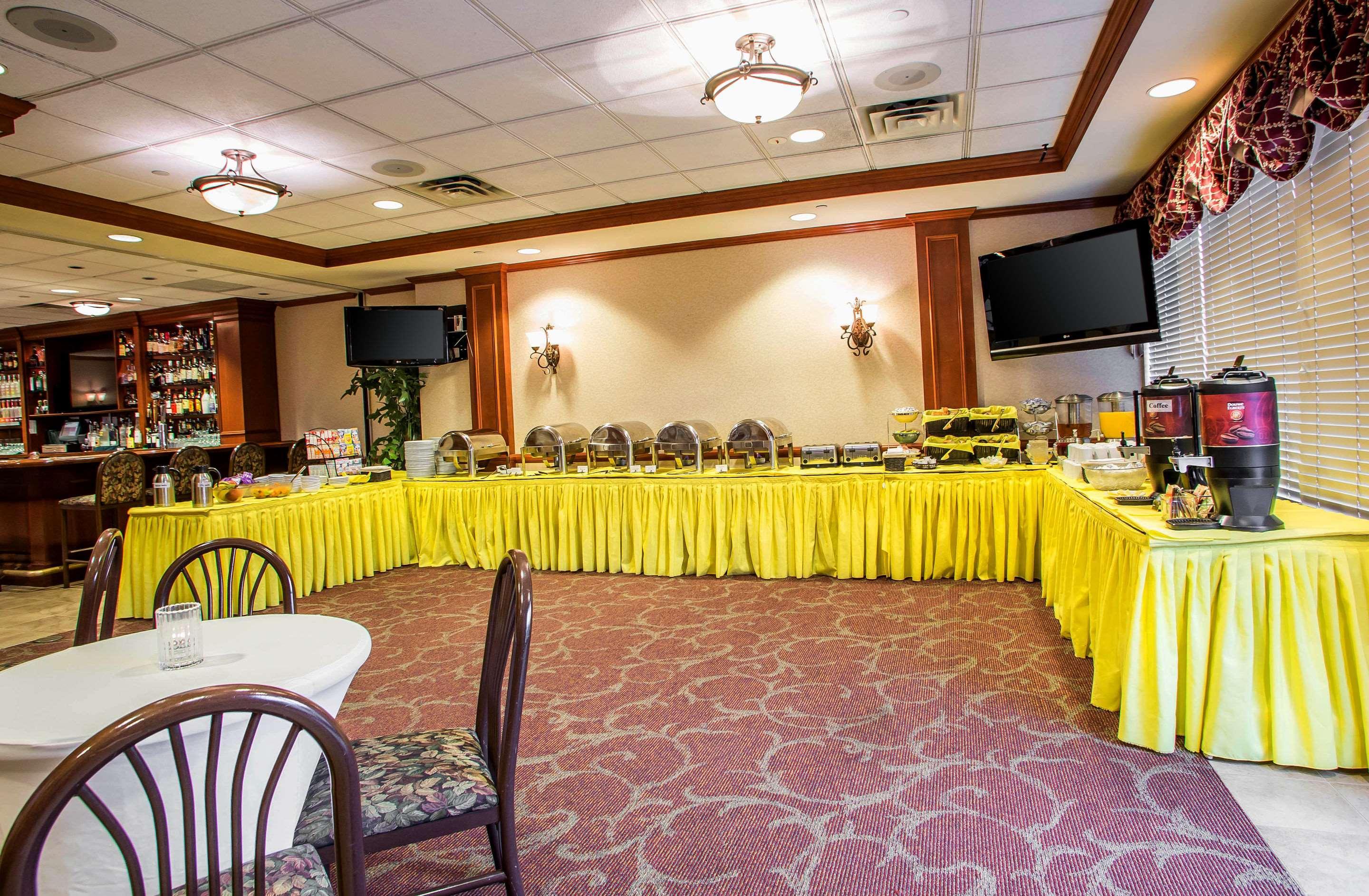 Clarion Hotel & Conference Center Томс-Ривер Экстерьер фото
