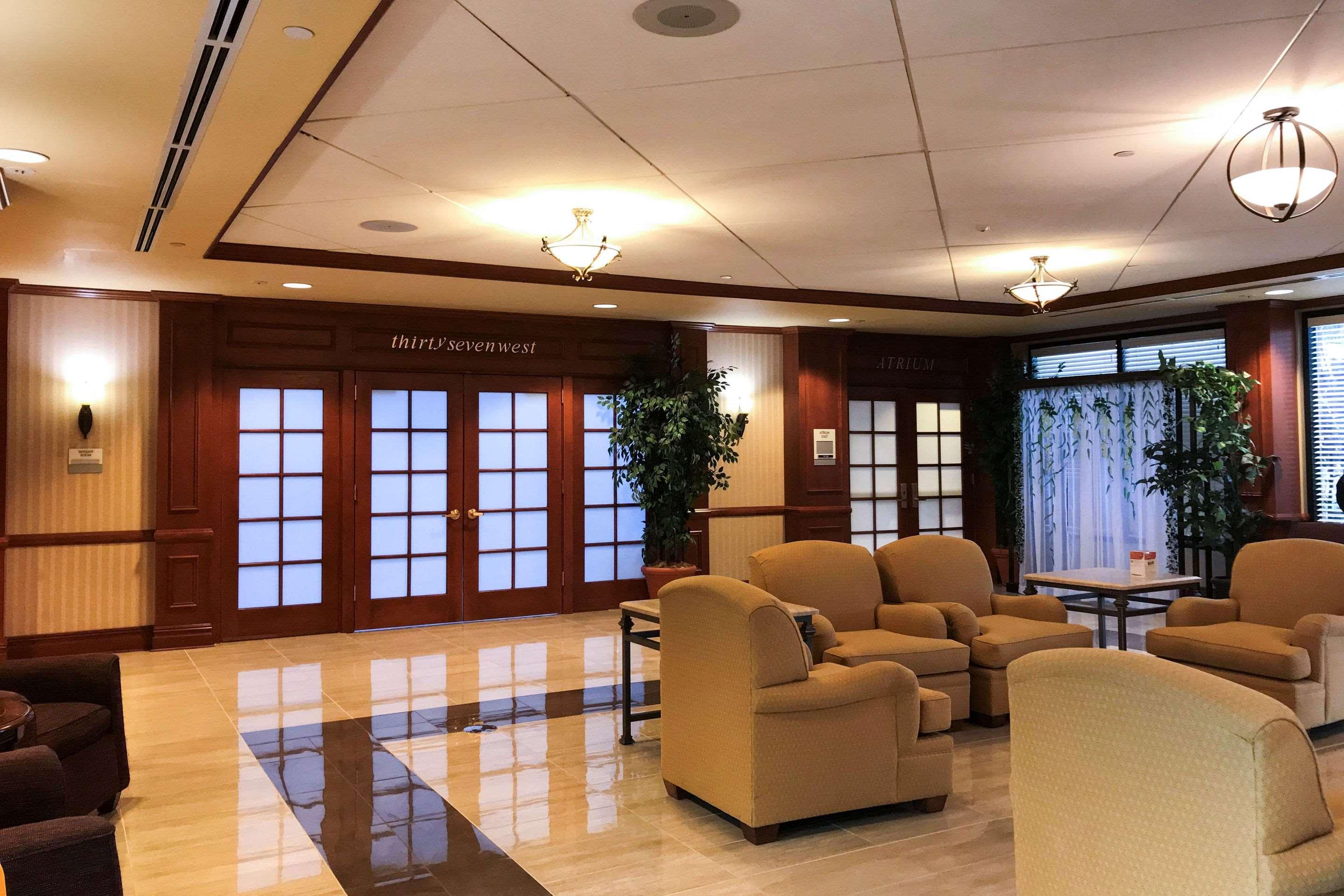 Clarion Hotel & Conference Center Томс-Ривер Экстерьер фото
