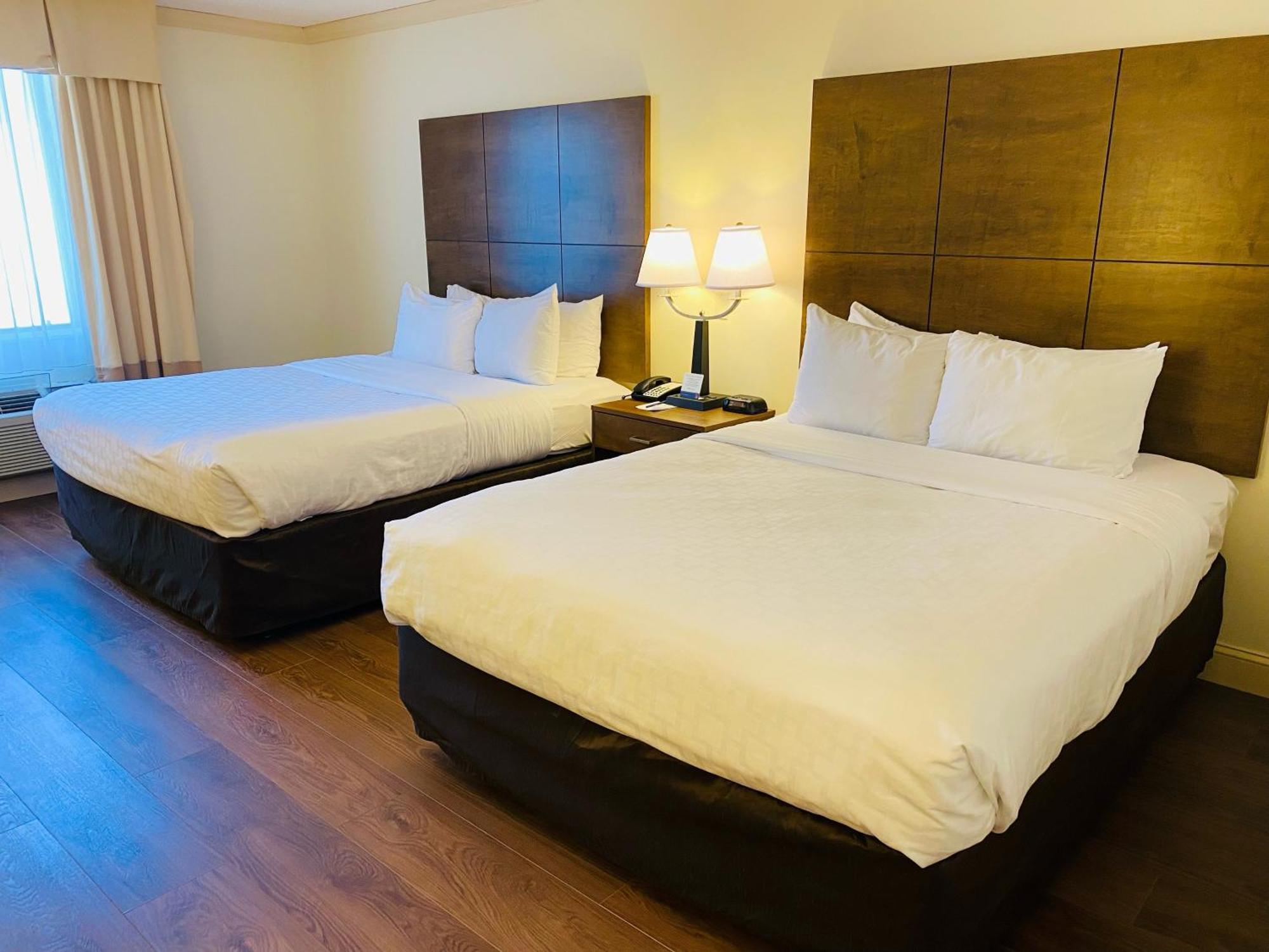 Clarion Hotel & Conference Center Томс-Ривер Экстерьер фото